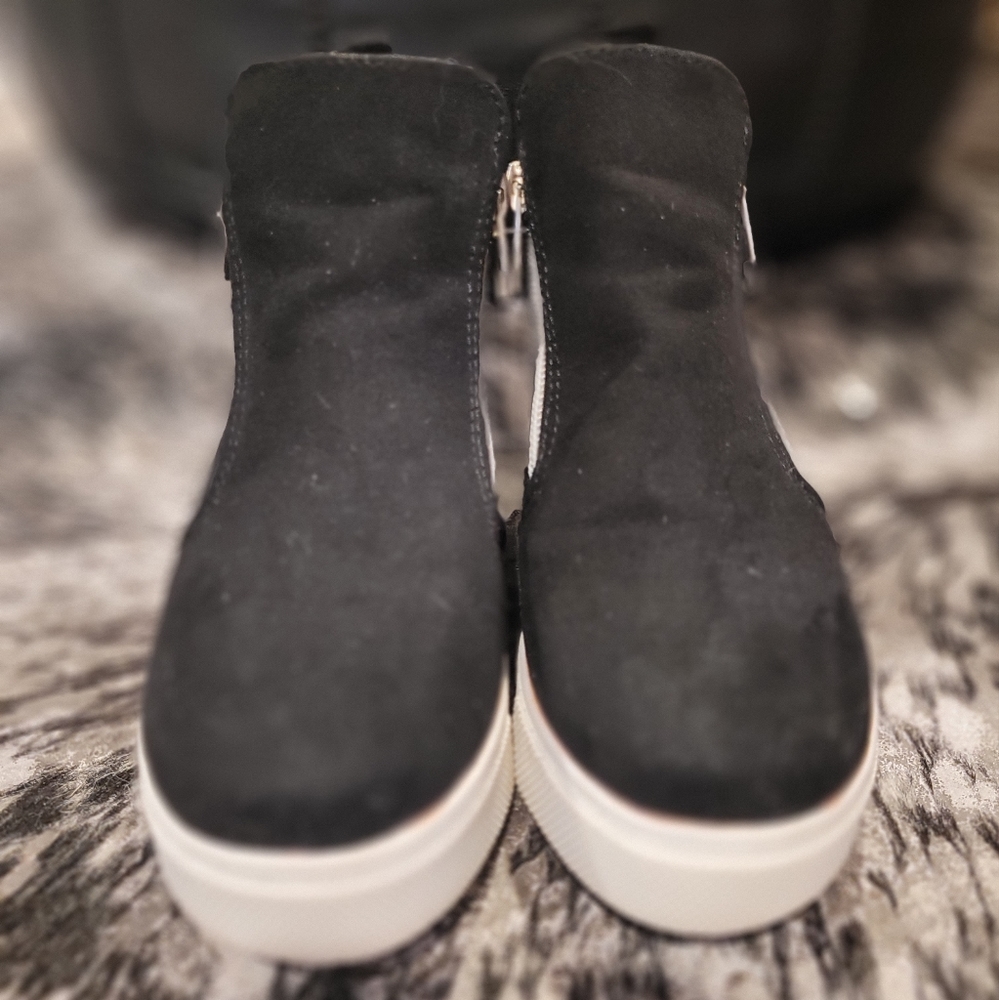 Girls Platform Wedge Sneakers - Picture 2 of 5